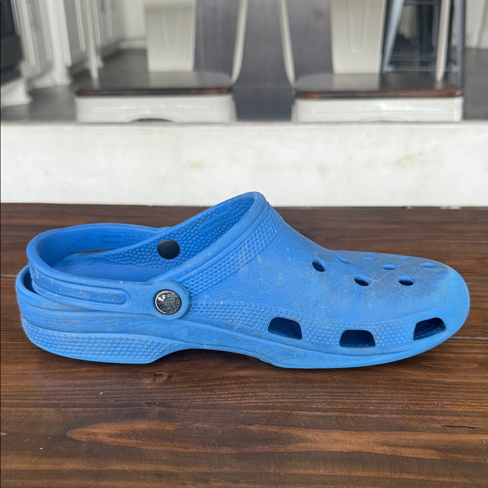2 Pair Men’s Crocs Size 9 Blue and Gray Clogs - Picture 10 of 17